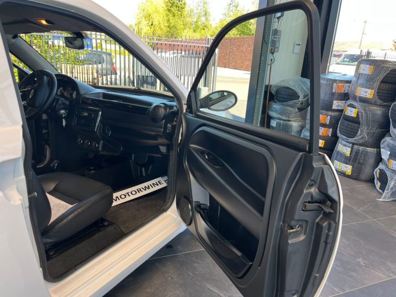 🚗 MICROCAR M.GO INITIAL 0.5l 8 Ch ⚙️ 🪑 Intérieur cuir ❄️ Climatisation 📻 Radio 🛡️ 