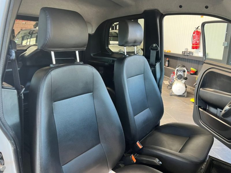 🚗 MICROCAR M.GO INITIAL 0.5l 8 Ch ⚙️ 🪑 Intérieur cuir ❄️ Climatisation 📻 Radio 🛡️ 