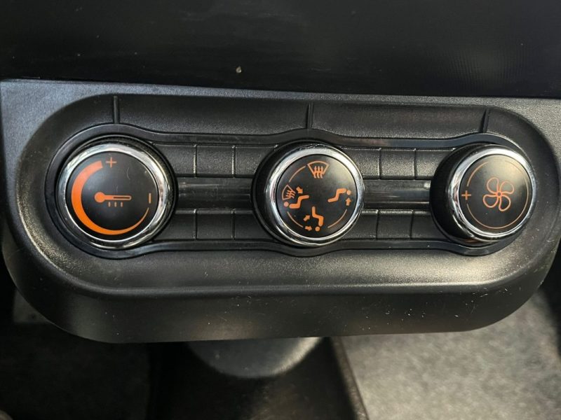 🚗 MICROCAR M.GO INITIAL 0.5l 8 Ch ⚙️ 🪑 Intérieur cuir ❄️ Climatisation 📻 Radio 🛡️ 