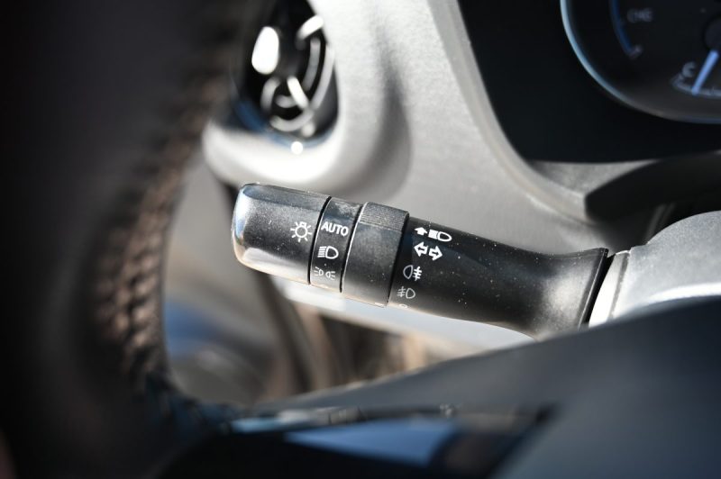 TOYOTA YARIS 100H Dynamic 03/2018