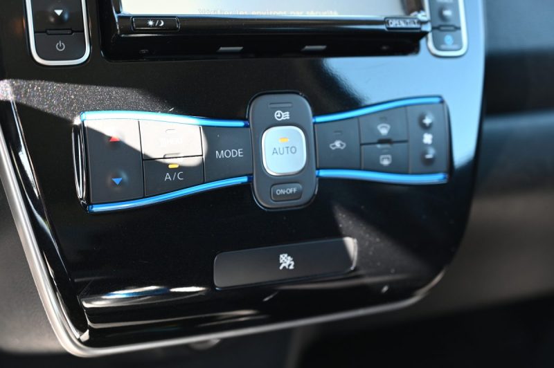 NISSAN LEAF I Ph2 109 Flex Acenta 09/2015