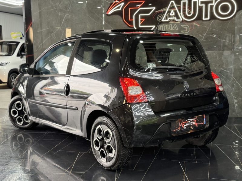 RENAULT TWINGO II 1.2 75 DYNAMIQUE 2009