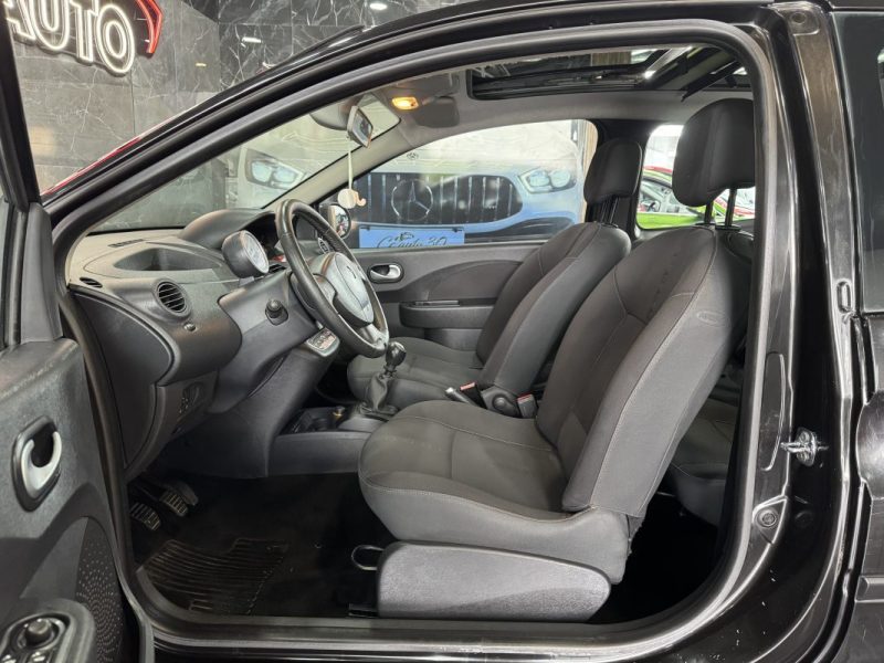 RENAULT TWINGO II 1.2 75 DYNAMIQUE 2009