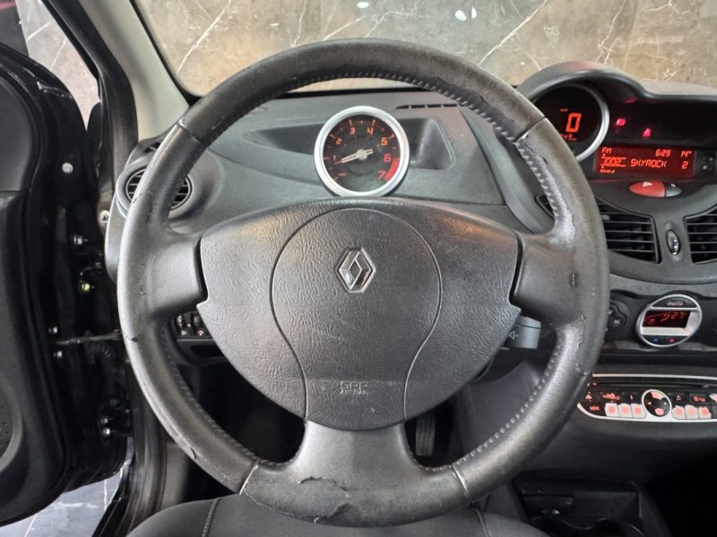 RENAULT TWINGO II 1.2 75 DYNAMIQUE 2009