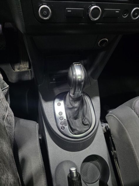 VOLKSWAGEN TOURAN 2.0 TDI 140 CARAT, TOIT OUVRANT, BVA DSG6, Attelage, ENTRETENUE EN CONCESSION
