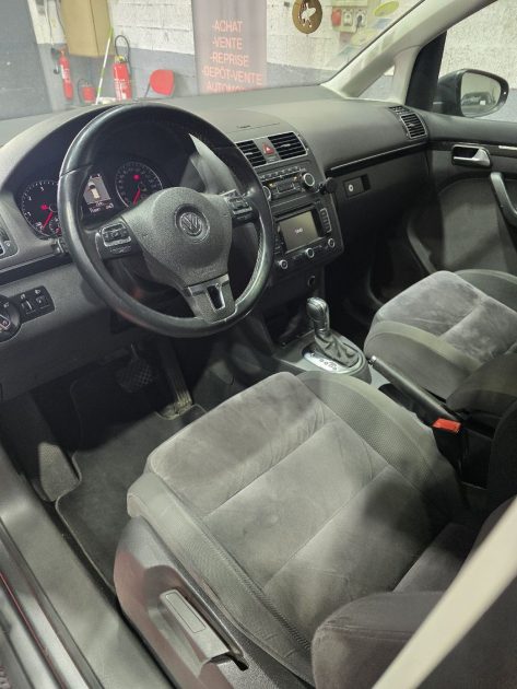 VOLKSWAGEN TOURAN 2.0 TDI 140 CARAT, TOIT OUVRANT, BVA DSG6, Attelage, ENTRETENUE EN CONCESSION
