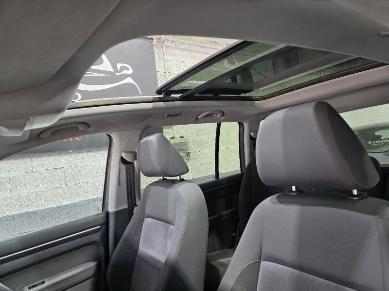 VOLKSWAGEN TOURAN 2.0 TDI 140 CARAT, TOIT OUVRANT, BVA DSG6, Attelage, ENTRETENUE EN CONCESSION
