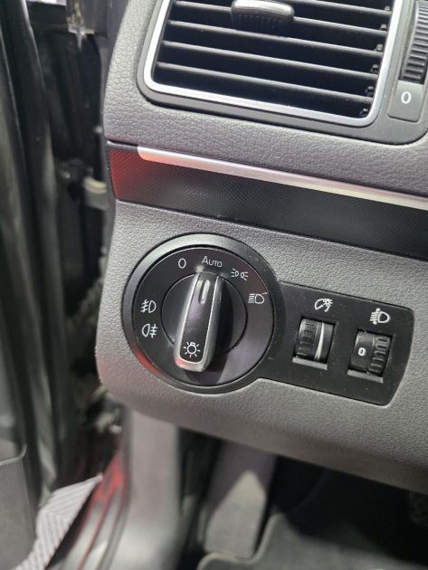 VOLKSWAGEN TOURAN 2.0 TDI 140 CARAT, TOIT OUVRANT, BVA DSG6, Attelage, ENTRETENUE EN CONCESSION