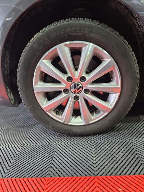 VOLKSWAGEN TOURAN 2.0 TDI 140 CARAT, TOIT OUVRANT, BVA DSG6, Attelage, ENTRETENUE EN CONCESSION