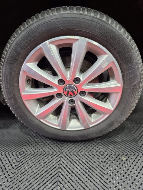 VOLKSWAGEN TOURAN 2.0 TDI 140 CARAT, TOIT OUVRANT, BVA DSG6, Attelage, ENTRETENUE EN CONCESSION