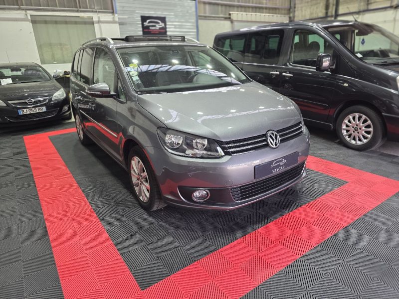 VOLKSWAGEN TOURAN 2.0 TDI 140 CARAT, TOIT OUVRANT, BVA DSG6, Attelage, ENTRETENUE EN CONCESSION
