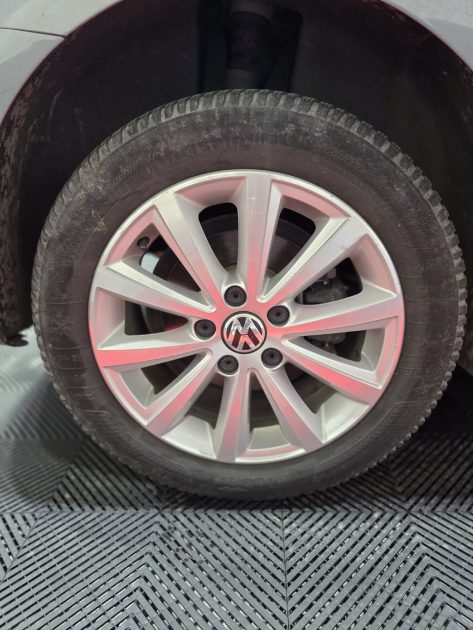 VOLKSWAGEN TOURAN 2.0 TDI 140 CARAT, TOIT OUVRANT, BVA DSG6, Attelage, ENTRETENUE EN CONCESSION