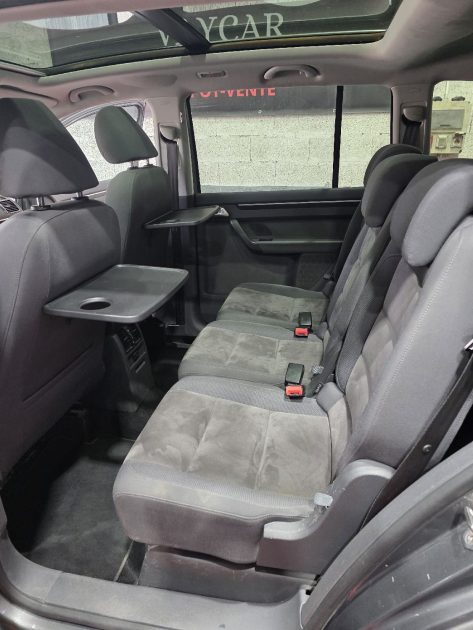 VOLKSWAGEN TOURAN 2.0 TDI 140 CARAT, TOIT OUVRANT, BVA DSG6, Attelage, ENTRETENUE EN CONCESSION