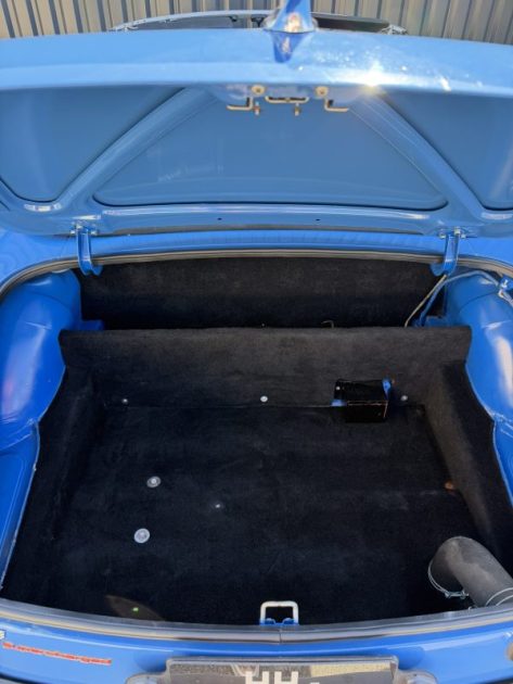 MG B Roadster 1977 – Compresseur – restaurée - Boîte 5 vitesses