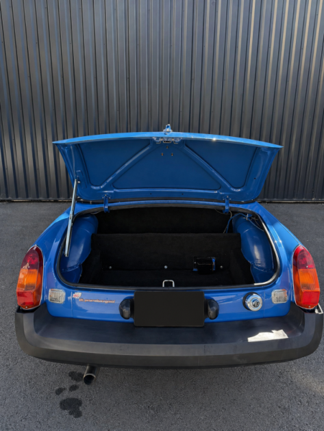 MG B Roadster 1977 – Compresseur – restaurée - Boîte 5 vitesses