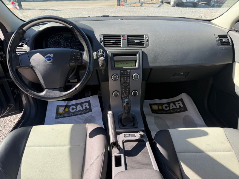 VOLVO C30 1l6 diesel KINETIC 2010
