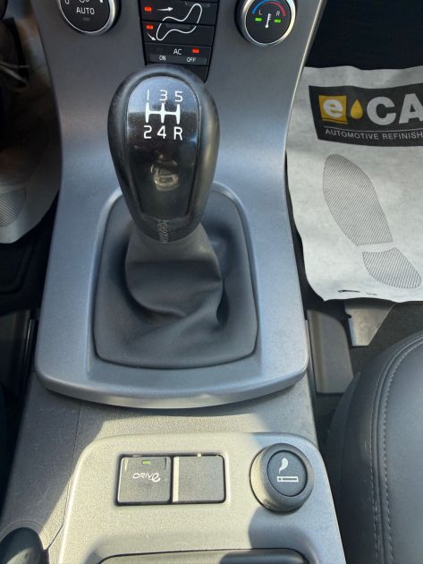 VOLVO C30 1l6 diesel KINETIC 2010