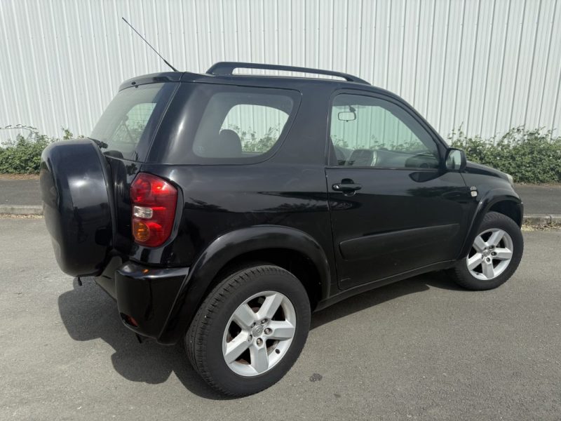 TOYOTA RAV4 115 D-4D VX 2004