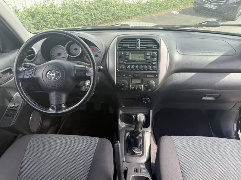 TOYOTA RAV4 115 D-4D VX 2004