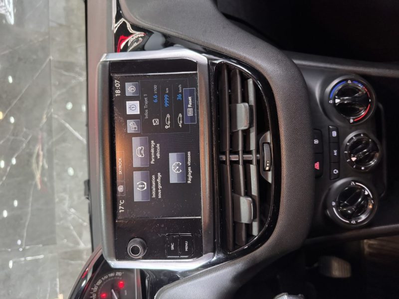 PEUGEOT 208 1.0 TURBO 2015