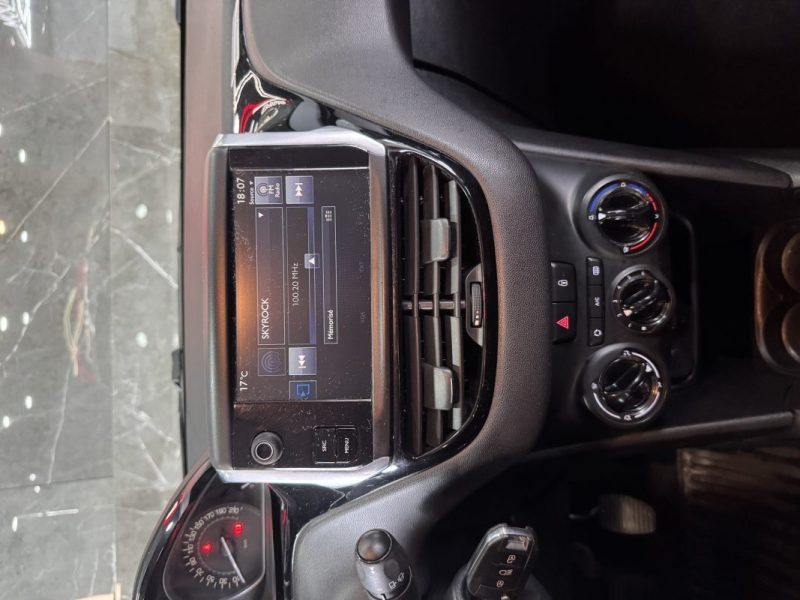 PEUGEOT 208 1.0 TURBO 2015