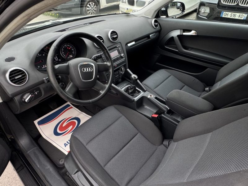 AUDI A3 1.6 TDI 105Ch PACK SPORT CLIM/XENON 1er MAIN 