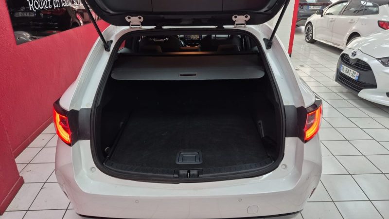 TOYOTA COROLLA TOURING SPORTS 122cv DYNAMIC BUSINESS/1 ERE MAIN/TVA RECUPERABLE