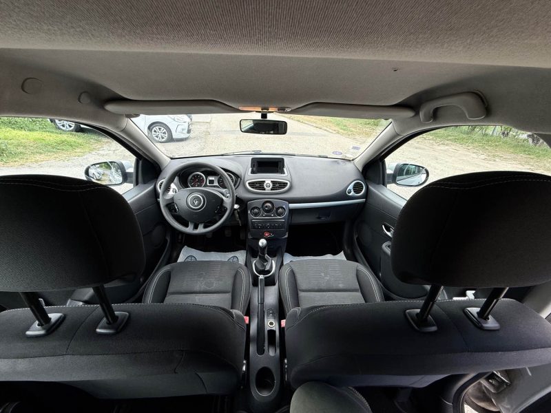 RENAULT CLIO 3 1.2L 75CH OVALIE – PREMIÈRE MAIN – GPS – CLIM – RÉVISÉE & GARANTIE 6 MOIS