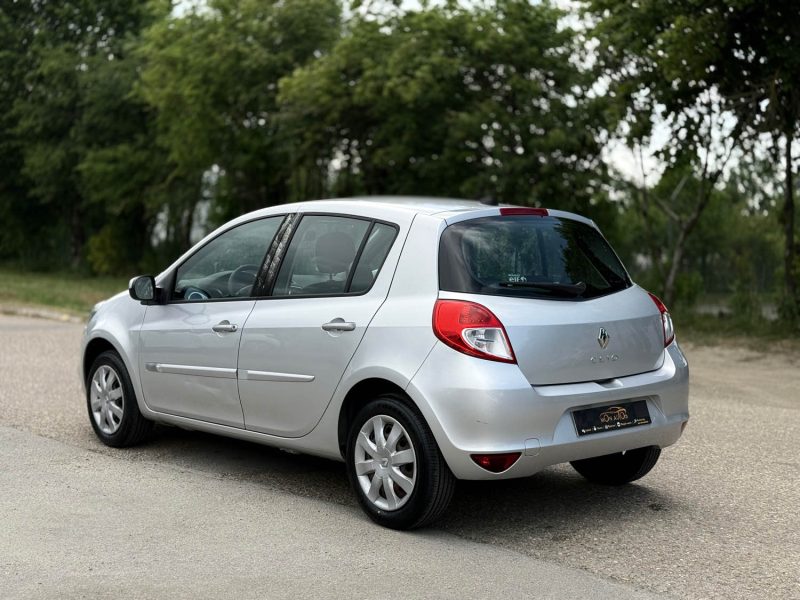 RENAULT CLIO 3 1.2L 75CH OVALIE – PREMIÈRE MAIN – GPS – CLIM – RÉVISÉE & GARANTIE 6 MOIS