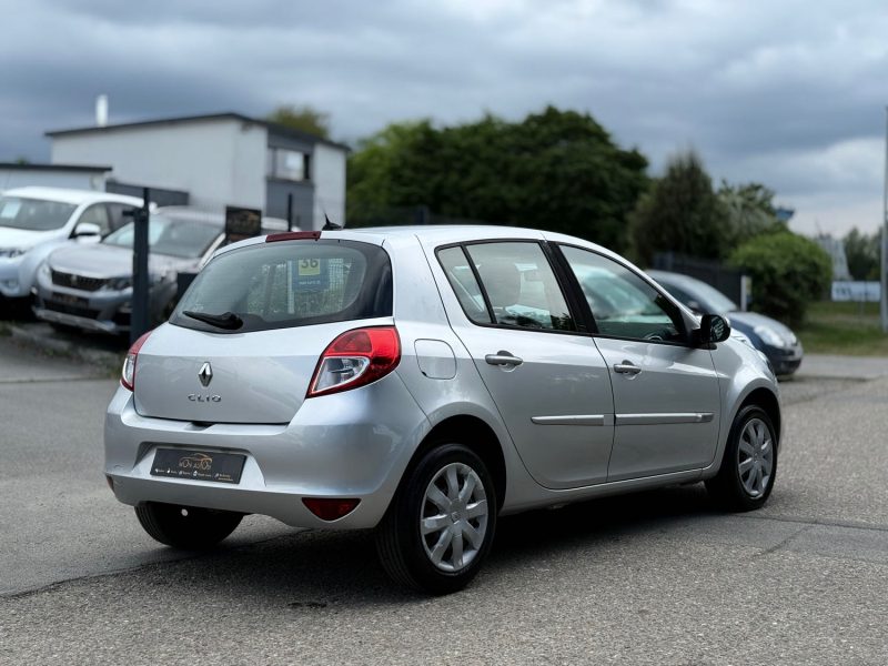 RENAULT CLIO 3 1.2L 75CH OVALIE – PREMIÈRE MAIN – GPS – CLIM – RÉVISÉE & GARANTIE 6 MOIS