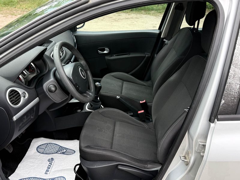 RENAULT CLIO 3 1.2L 75CH OVALIE – PREMIÈRE MAIN – GPS – CLIM – RÉVISÉE & GARANTIE 6 MOIS