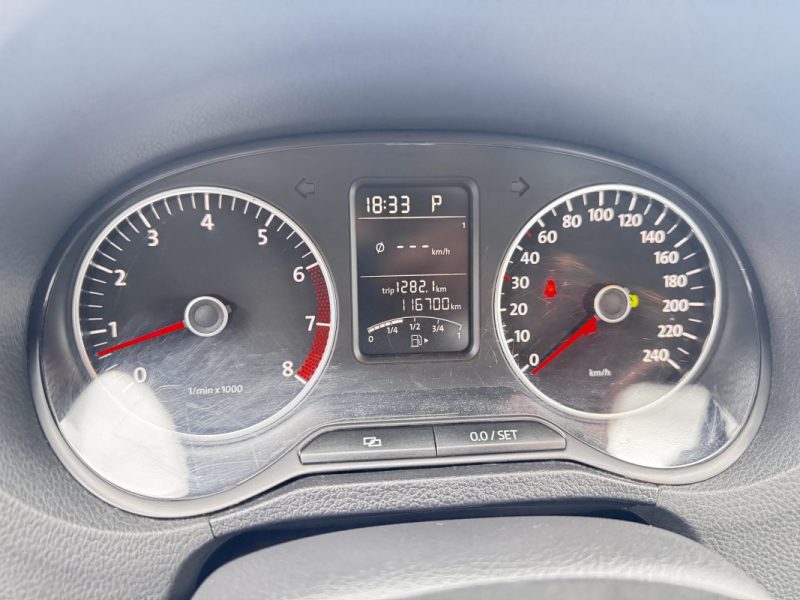 VOLKSWAGEN POLO 1.4 85 TRENDLINE DSG 2011