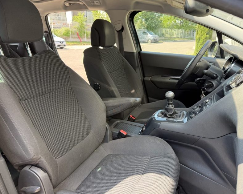 PEUGEOT 5008 1.6 BlueHDi 120ch Style 7 places - Peinture NEUVE - DISTRIBUTION ET ENTRETIEN COMPLET