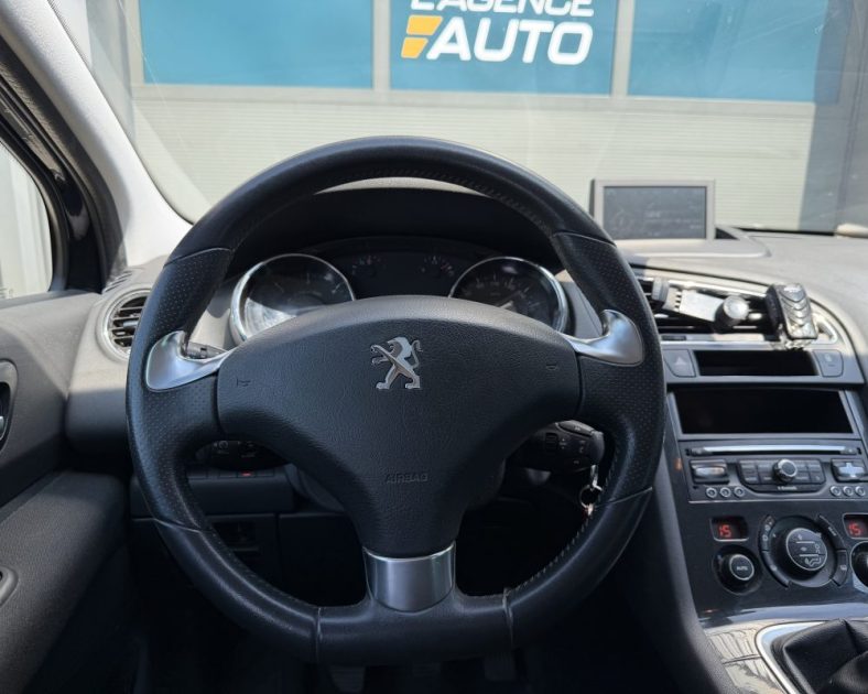 PEUGEOT 5008 1.6 BlueHDi 120ch Style 7 places - Peinture NEUVE - DISTRIBUTION ET ENTRETIEN COMPLET
