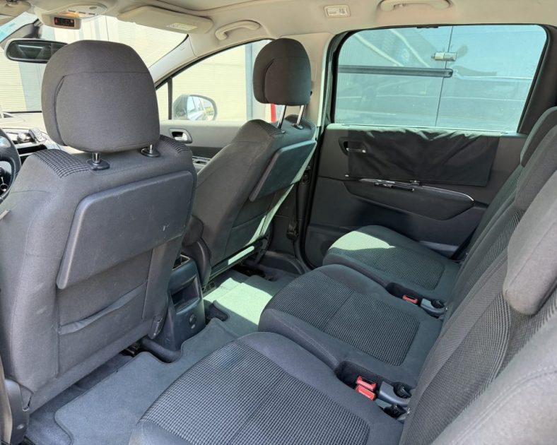 PEUGEOT 5008 1.6 BlueHDi 120ch Style 7 places - Peinture NEUVE - DISTRIBUTION ET ENTRETIEN COMPLET