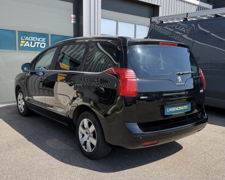 PEUGEOT 5008 1.6 BlueHDi 120ch Style 7 places - Peinture NEUVE - DISTRIBUTION ET ENTRETIEN COMPLET