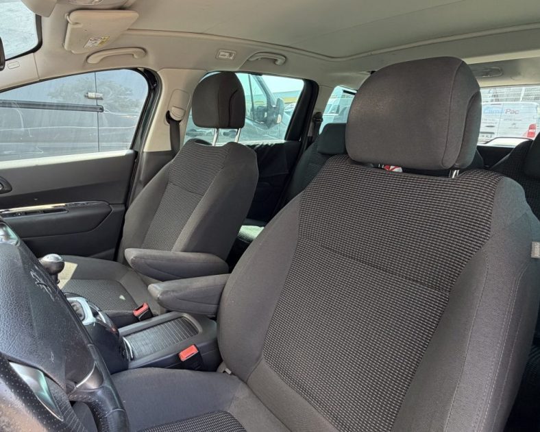 PEUGEOT 5008 1.6 BlueHDi 120ch Style 7 places - Peinture NEUVE - DISTRIBUTION ET ENTRETIEN COMPLET