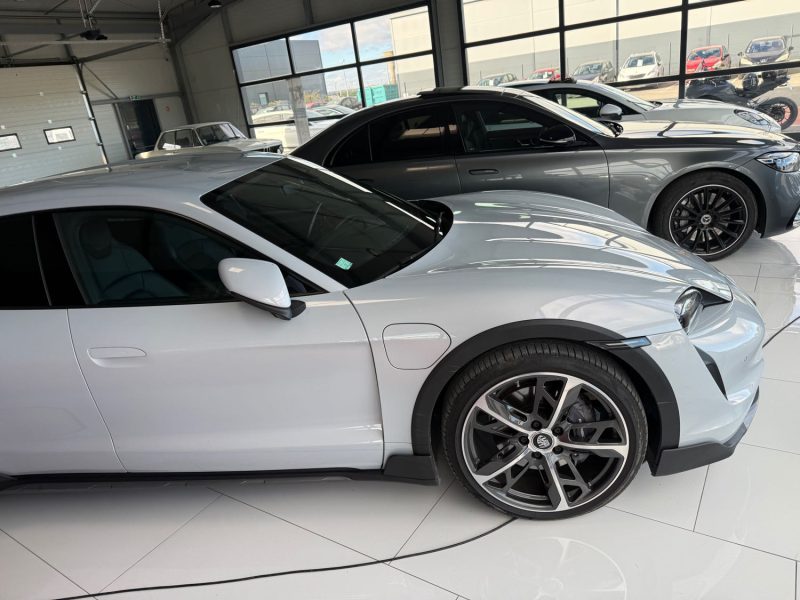 PORSCHE TAYCAN 476CH 4 2021