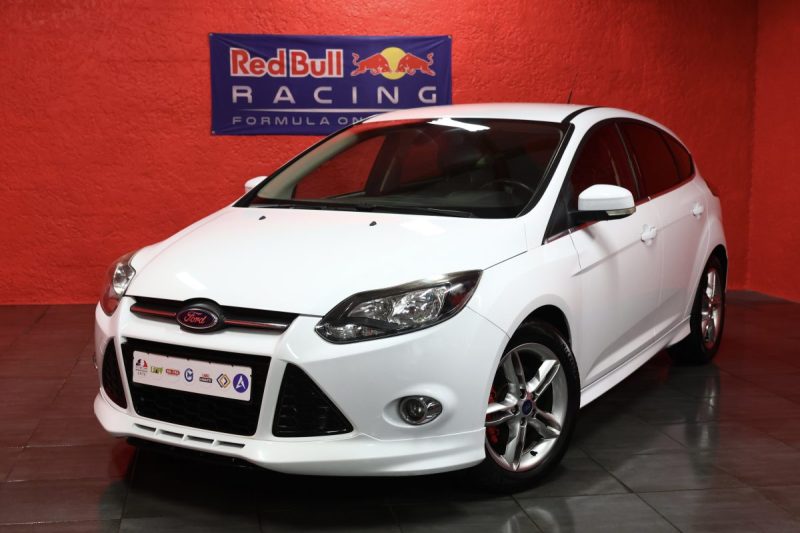 🟢 Ford Focus S 1.6 Ecoboost 150 cv 2013 Sièges Chauffants