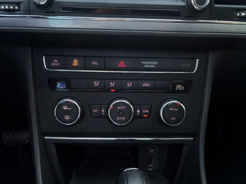 SEAT LEON 2.0 TDI 150 cv FR DSG6 / Toit Ouvrant