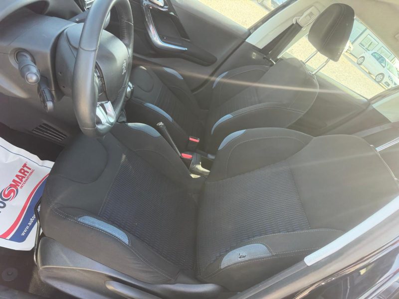PEUGEOT 208 1.2 VTI ALLURE 5P 2013