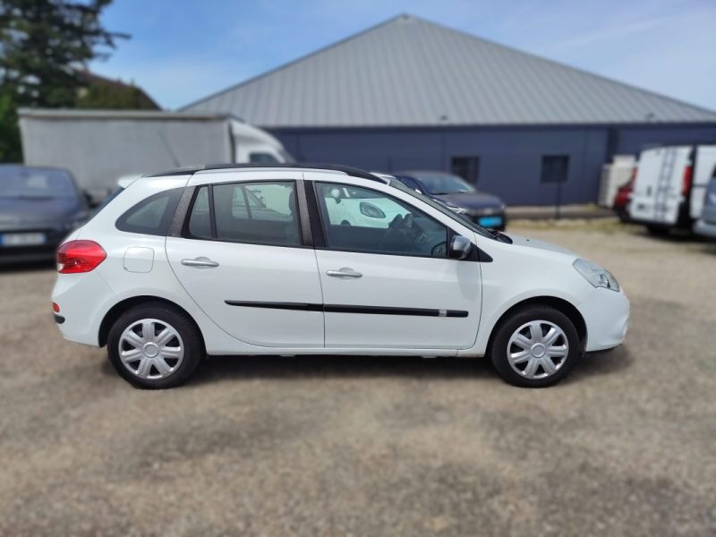 RENAULT  CLIO III ESTATE EXPRESSION CLIM 1.2 16V 75CH  