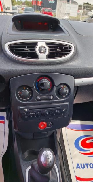 RENAULT  CLIO III ESTATE EXPRESSION CLIM 1.2 16V 75CH  