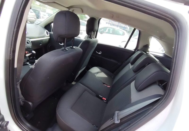 RENAULT  CLIO III ESTATE EXPRESSION CLIM 1.2 16V 75CH  