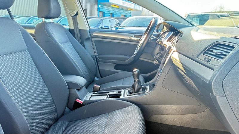 Volkswagen Golf VII 1.6 TDi 115ch BlueMotion Technology Confortline