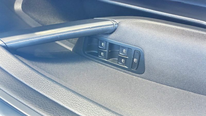 Volkswagen Golf VII 1.6 TDi 115ch BlueMotion Technology Confortline