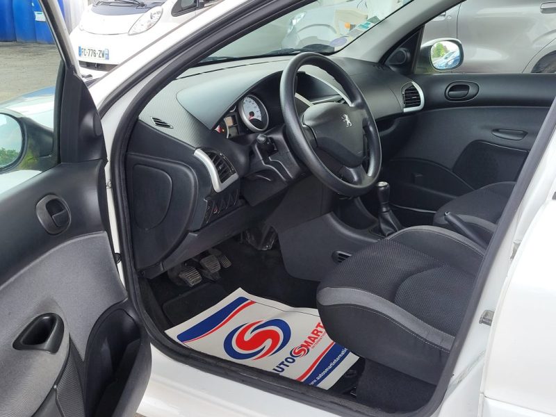 PEUGEOT 206 PLUS + 1.4 75 TRENDY 2011