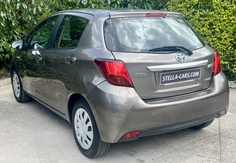 TOYOTA YARIS 1.5L VVTI HSD 100H E-CVT COLLECTION 75CH  