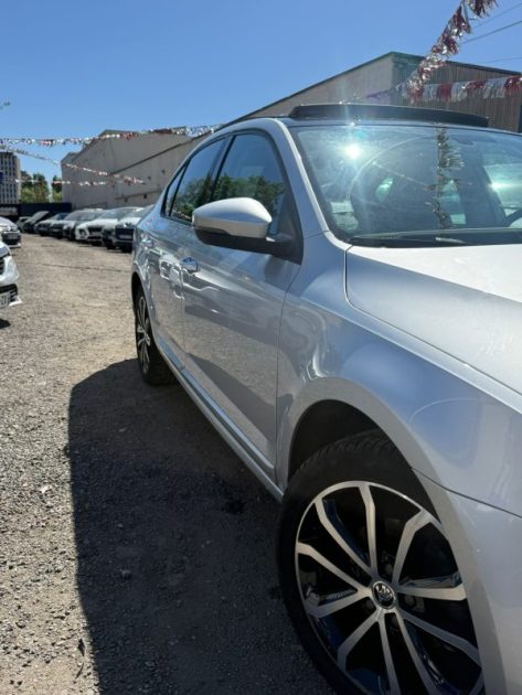 SKODA Octavia  Berline 1.6 TDI 16V DSG7 105 cv Boîte auto Full OPTIONS