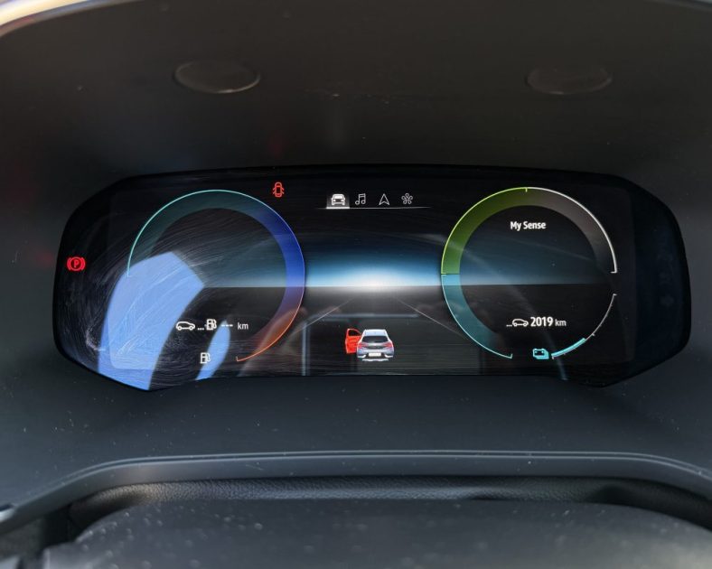 NEUF - RENAULT CAPTUR 1.6 E-TECH HYBRIDE - 145CH - Sortie de concession - EVOLUTION 2023 - 2000 km